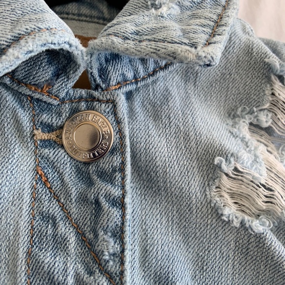 🏷️ 🌸 2/$20 or 3/$24 - AE Distressed Denim Vest - Picture 4 of 9